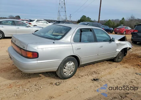 1993 Toyota Camry Le z USA, uszkodzony, nr VIN 4T1SK12E5PU195562